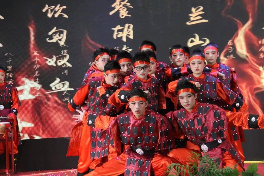 欢歌庆盛世 携手迎新春